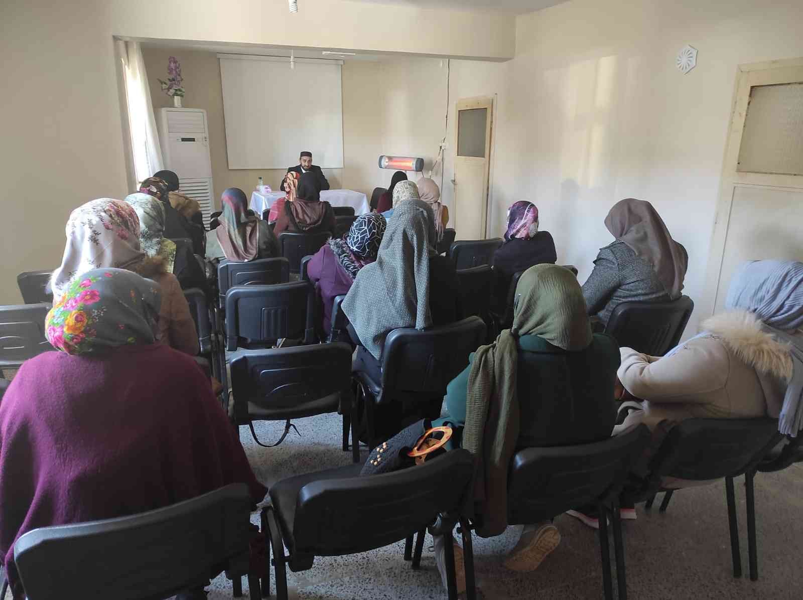 Elazığ’da İslam’da aile ve kadın semineri düzenlendi