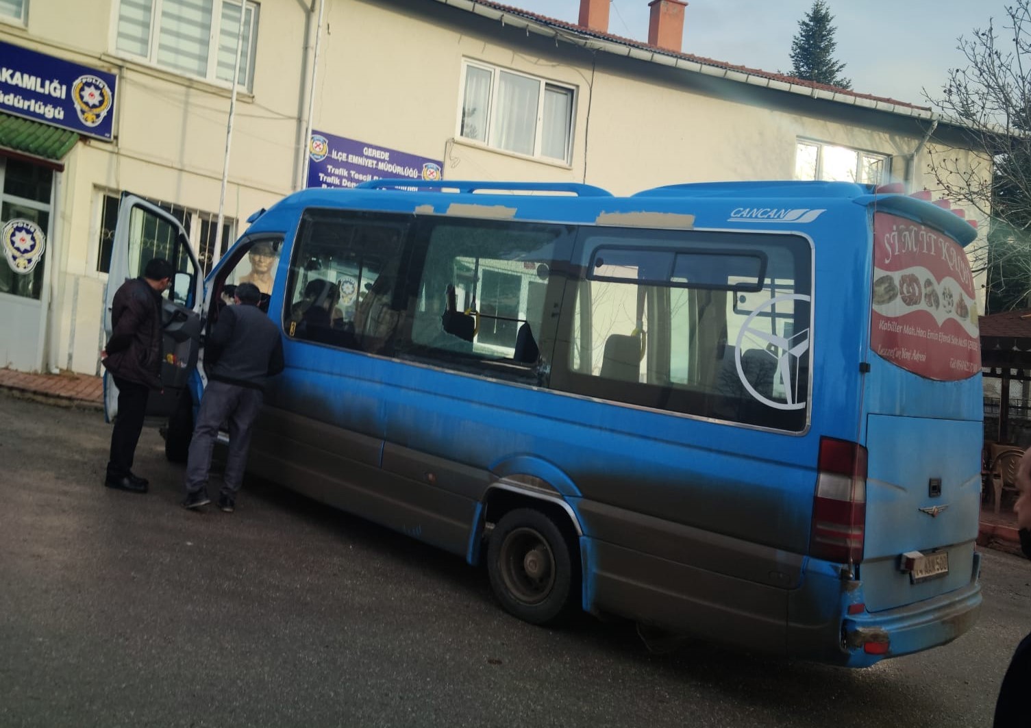 13 öğrencinin bulunduğu dolmuşa silahlı saldırı #bolu