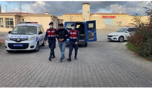 İzmir’de suçüstü yakalanan hırsız tutuklandı #izmir