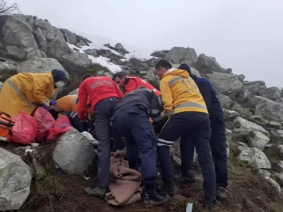 Kurtarma ekipleri yaralı avcı için seferber oldu