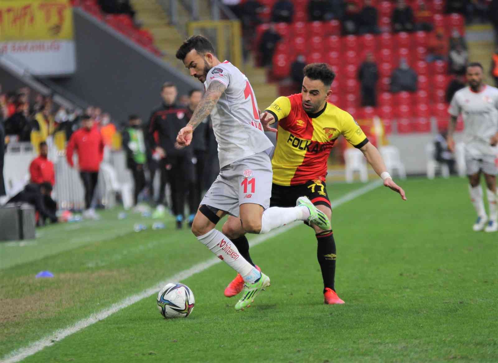 Spor Toto Süper Lig: Göztepe: 4 - Antalyaspor: 0 (Maç sonucu) #izmir