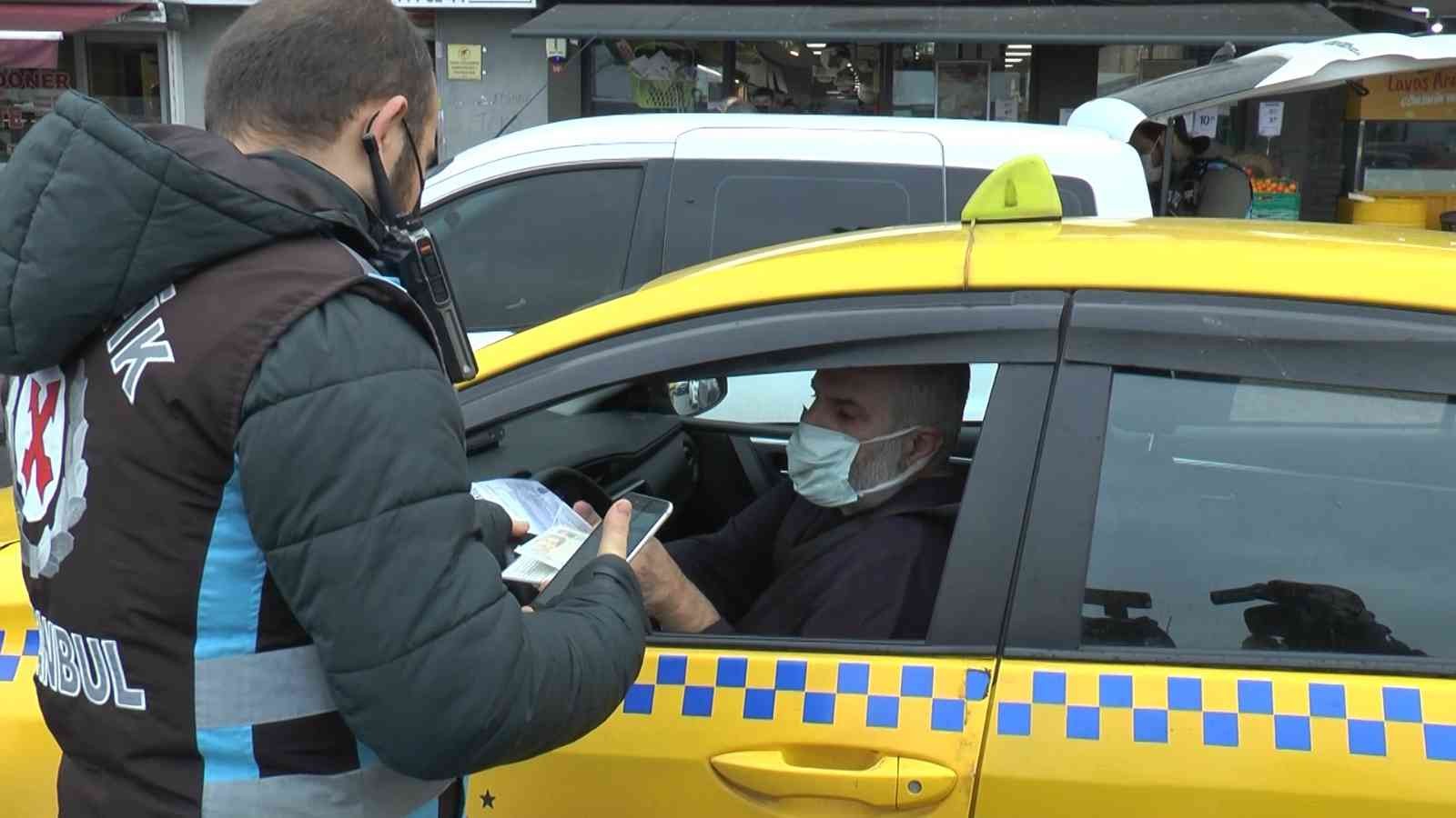 Kadıköy’de taksi denetiminde emniyet kemeri cezası #istanbul