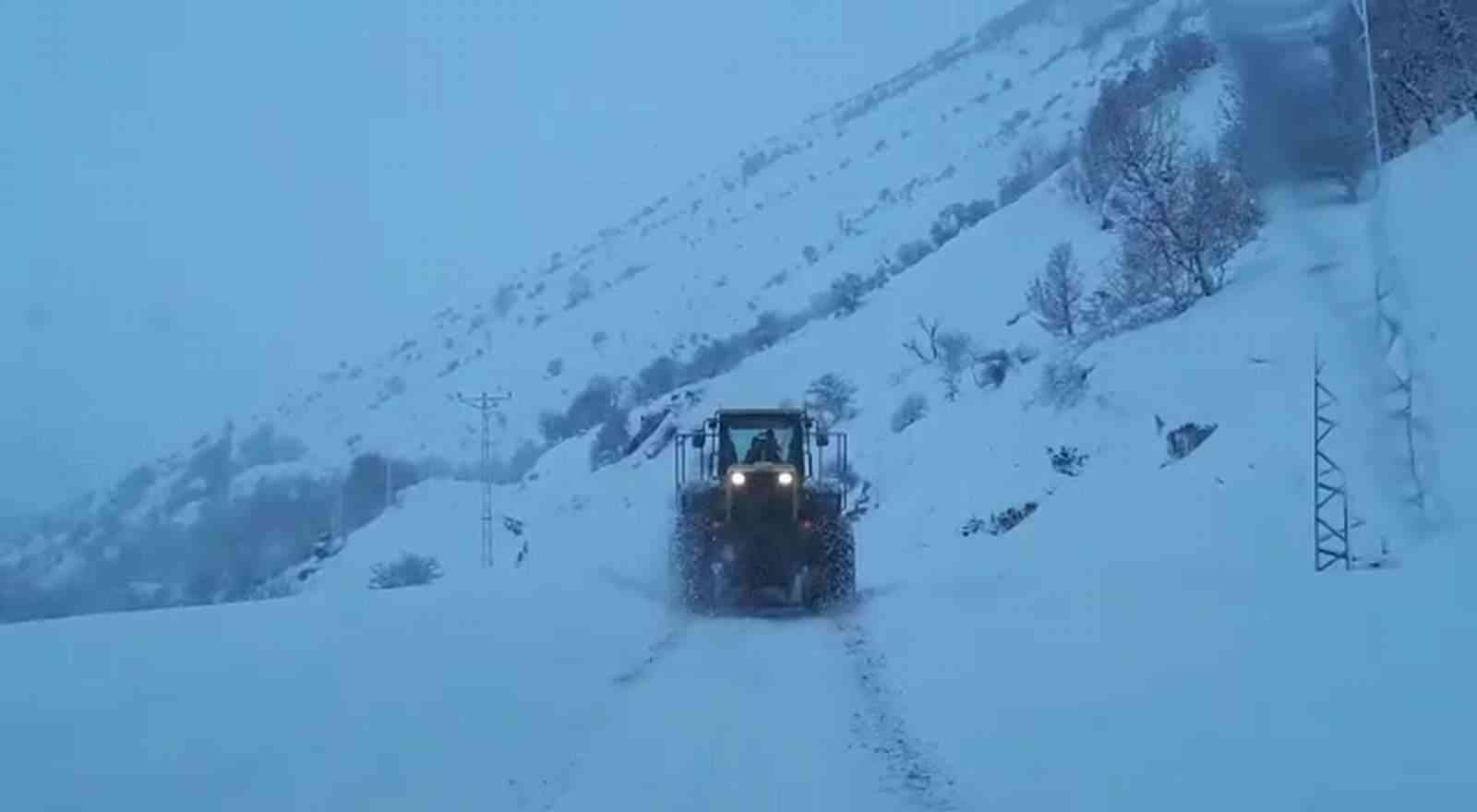 Siirt’te 12 köy yolu ulaşıma kapandı
