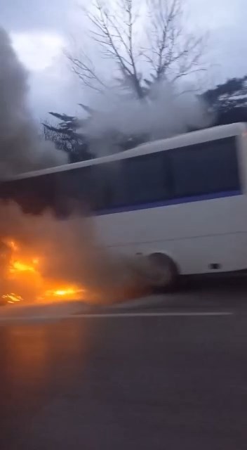 Bursa’da seyir hâlindeki otobüs alev alev yandı