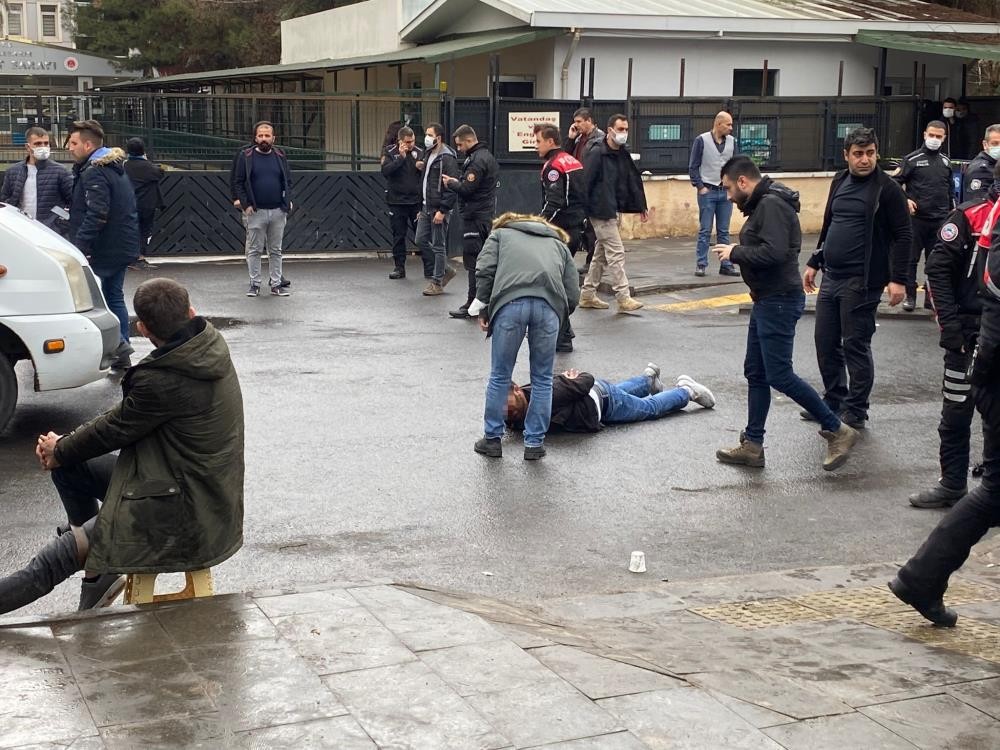 Diyarbakır adliyesi önündeki kavgada 4 kişi tutuklandı #diyarbakir