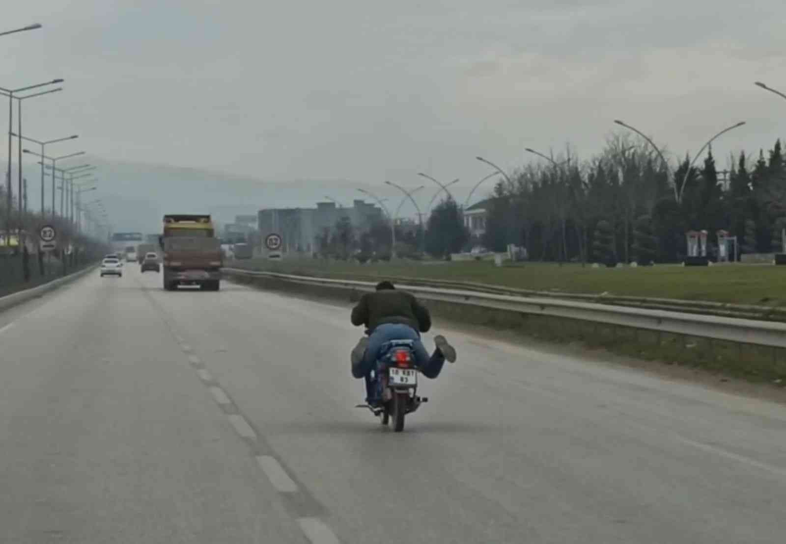 Motosikletle tehlikeli yolculuk kamerada #bursa