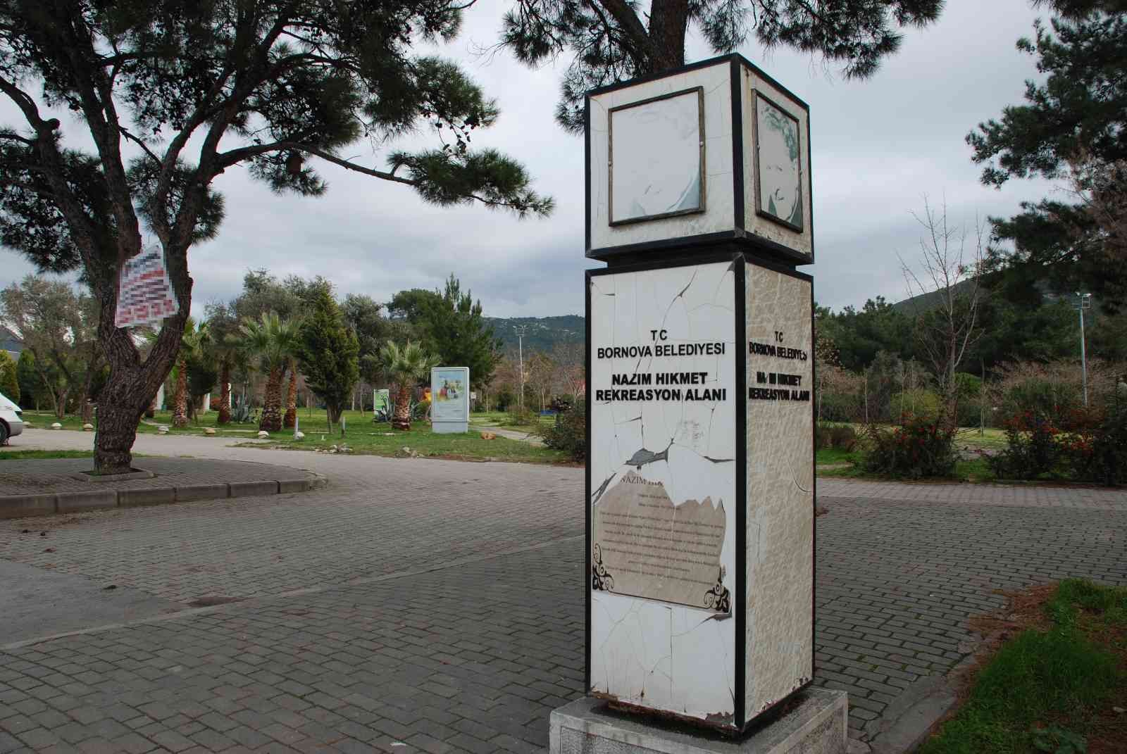 Nazım Hikmet Parkının bakımsızlığı tepki çekiyor #izmir