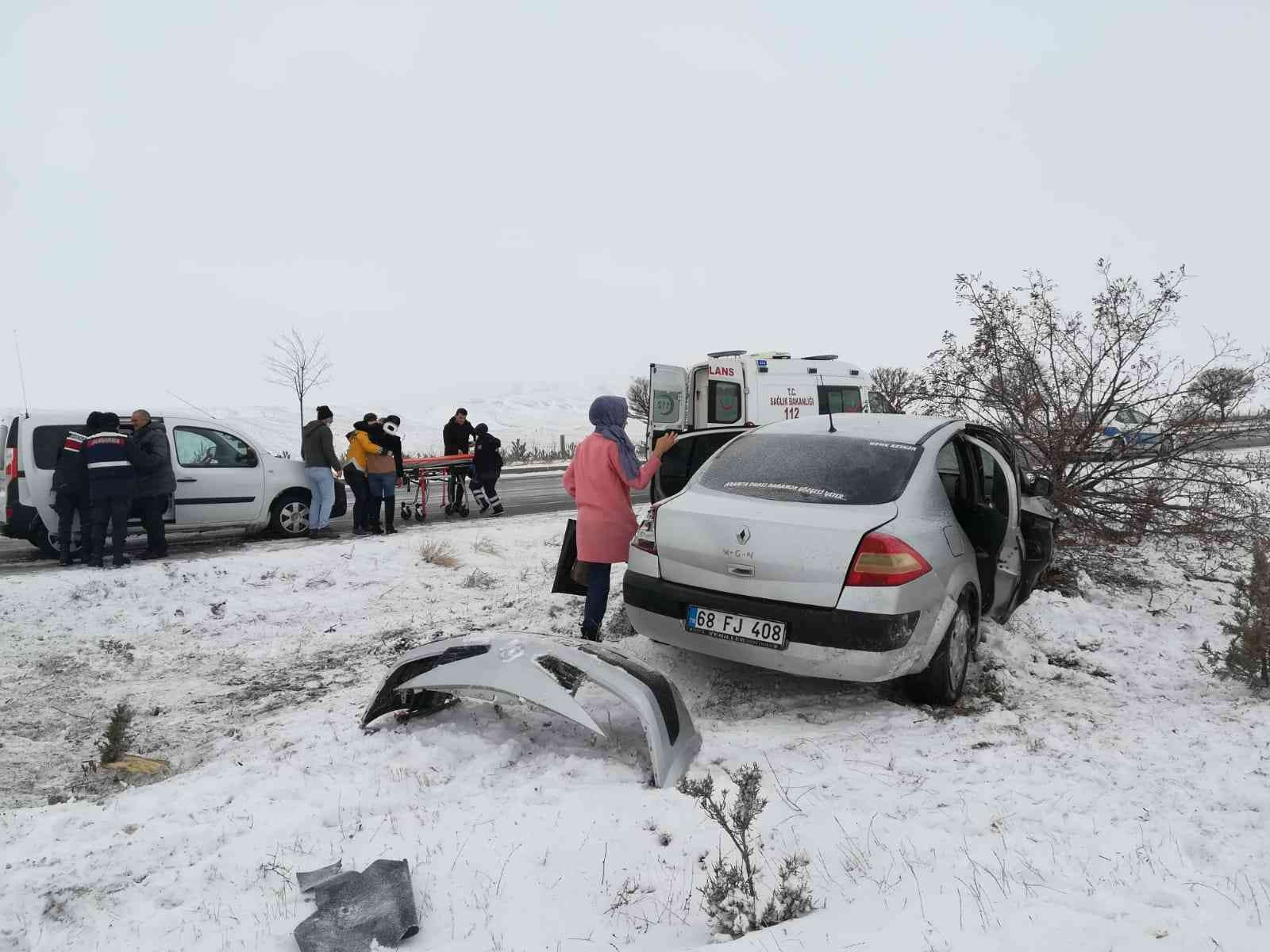 Kırşehir’de trafik kazası: 4 yaralı #kirsehir