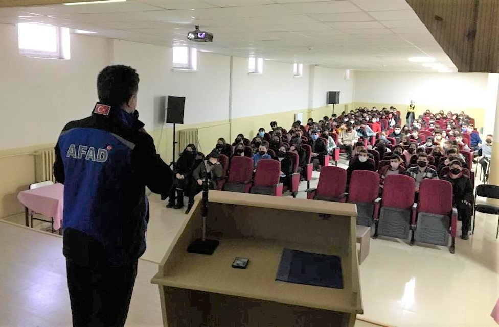 Liseli öğrencilere AFAD Gönüllülük Sistemi tanıtılıyor #erzincan