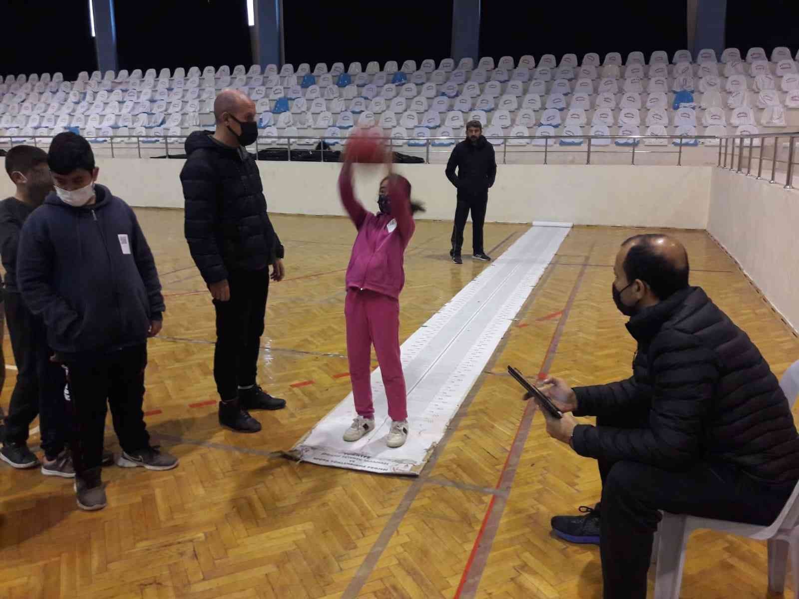 228 öğrenci spora yönlendirme testinden geçirildi #antalya