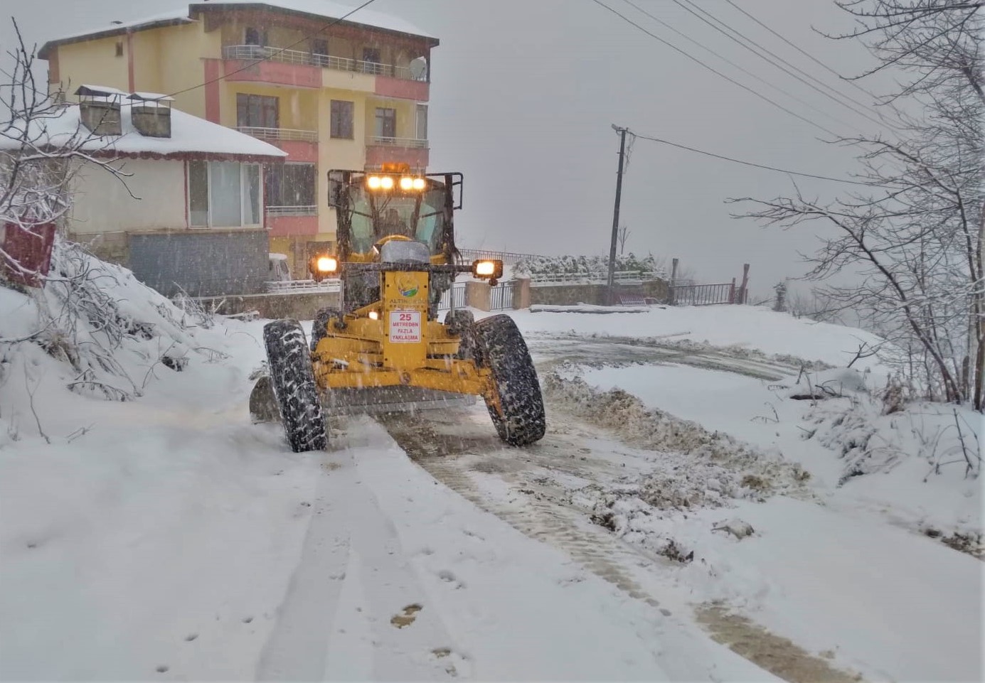 Altınordu’da ekipler kar mücadelesini sürdürüyor #ordu