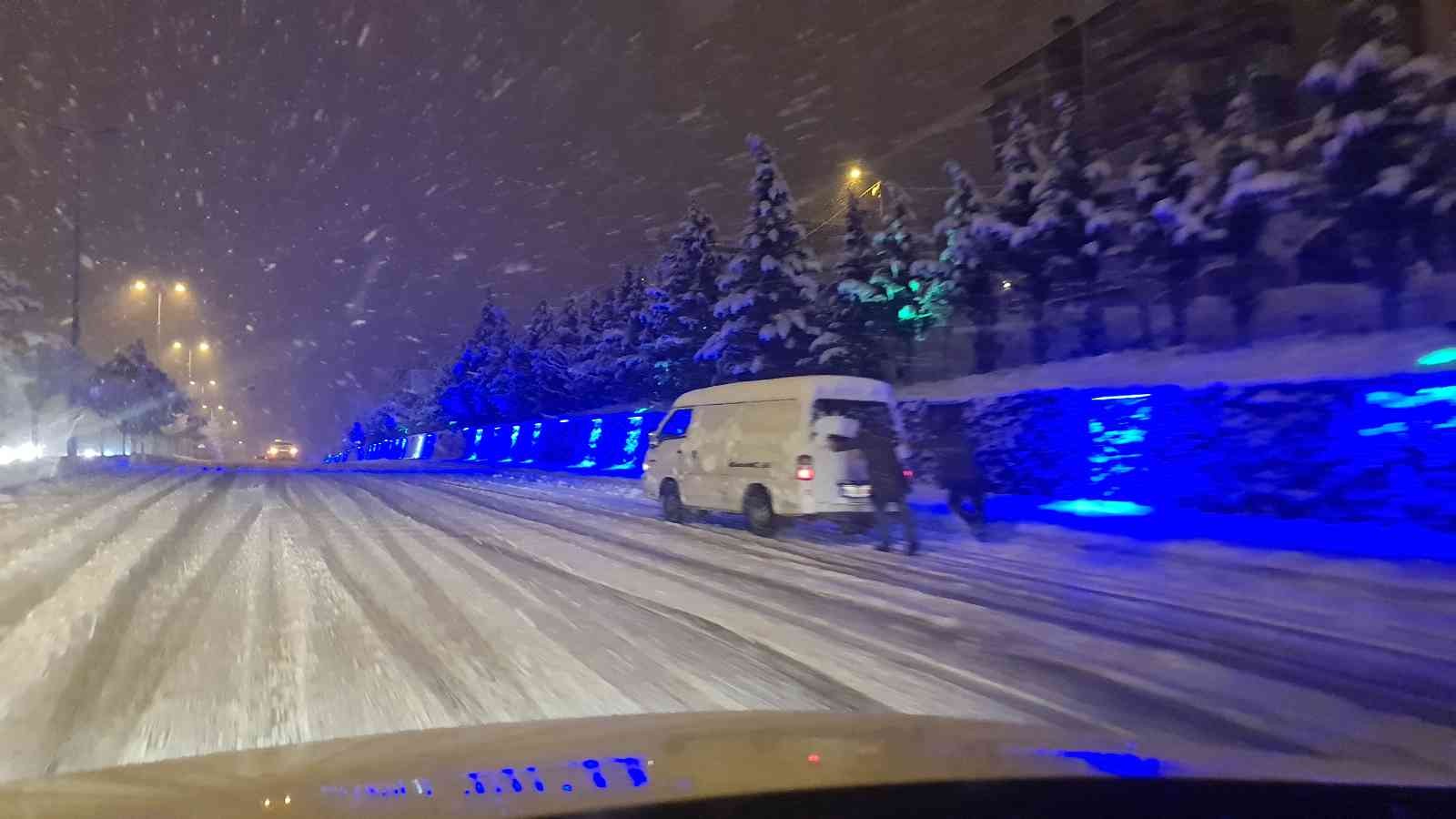 Karabük’te yoğun kar yağışı etkili oluyor #karabuk