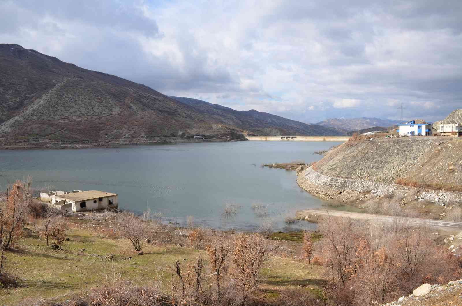 Kar yağışlarına rağmen barajlardaki su seviyesi düşüşte #sirnak