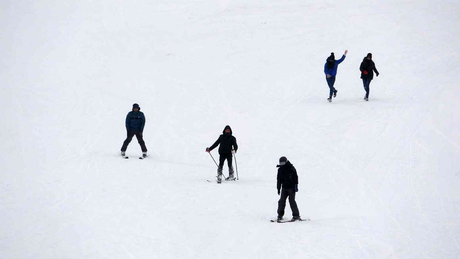Yalnızçam’da kayak sezonu açıldı #ardahan