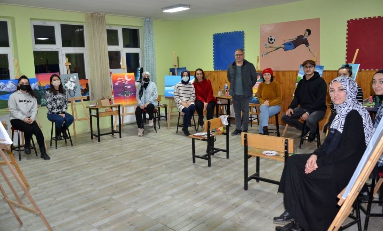 Halk eğitim kursları öğretmenleri ressam yaptı #erzincan