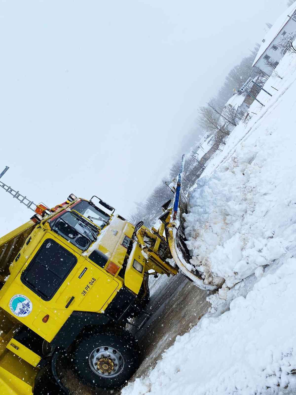 Büyükşehir, 78 mahalle yolunu ulaşıma açtı