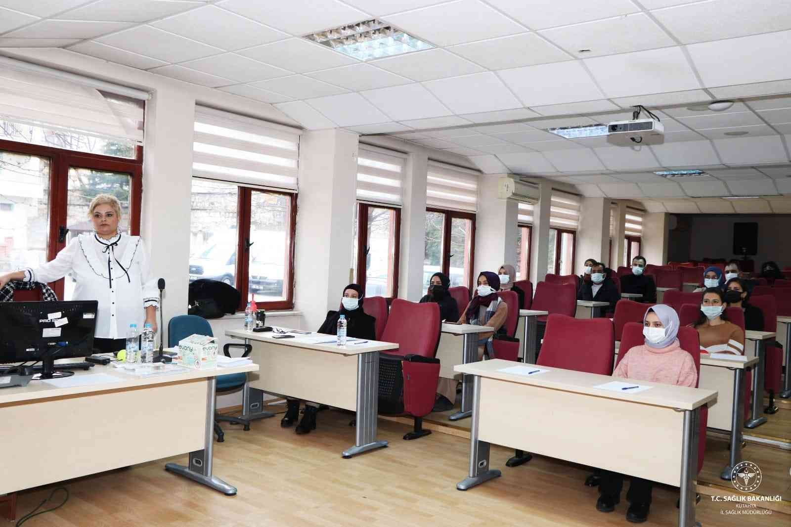 Kütahya’da ’Gebe Bilgilendirme Sınıfları ve Okulları’ndaki personele eğitim #kutahya