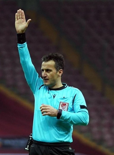 Göztepe - Sivasspor maçında Suat Arslanboğa düdük çalacak #sivas