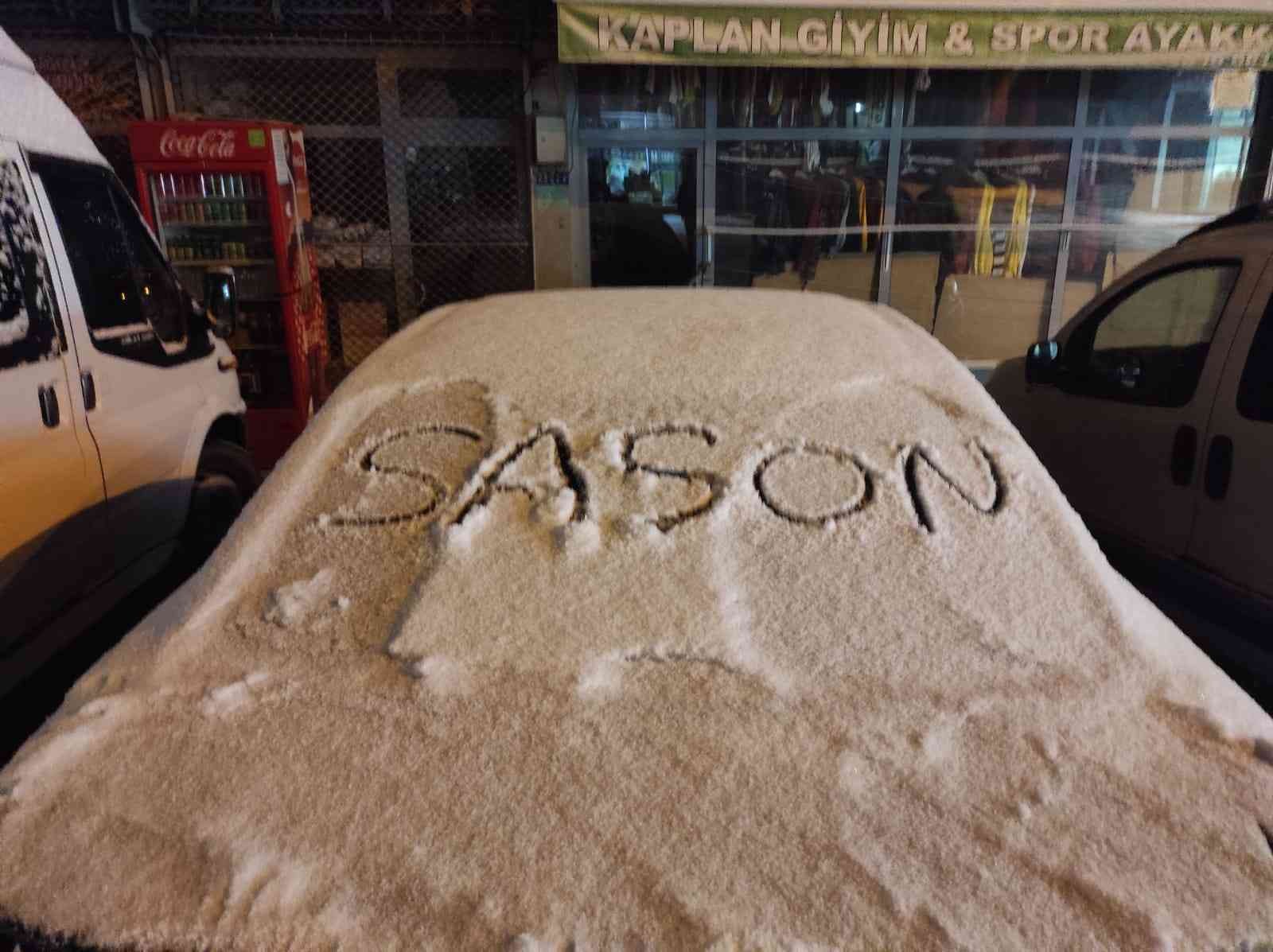Sason’da okullar kar yağışı nedeniyle 1 gün tatil edildi #batman
