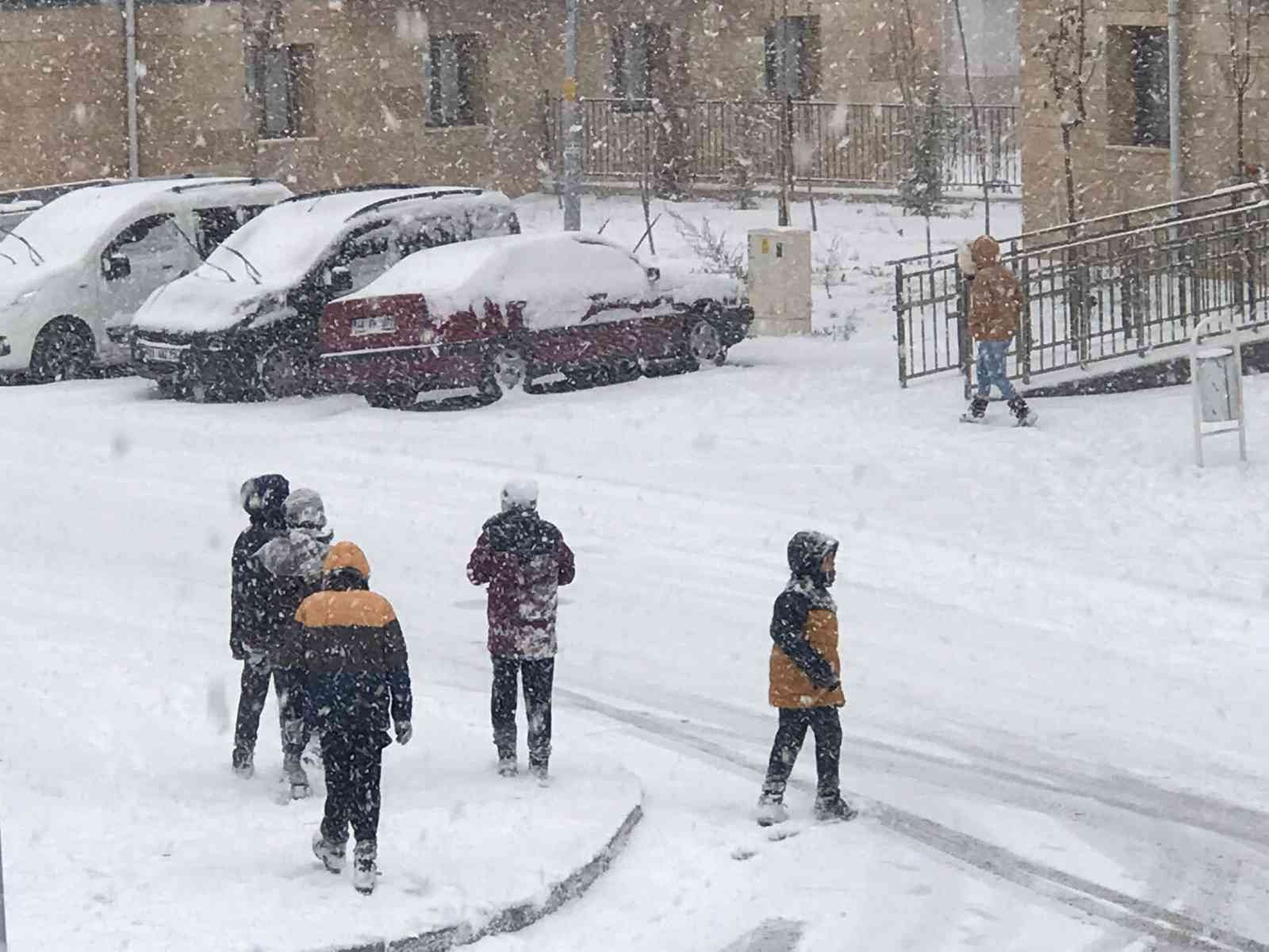 Burdur’da eğitime bir günlük kar engeli #burdur