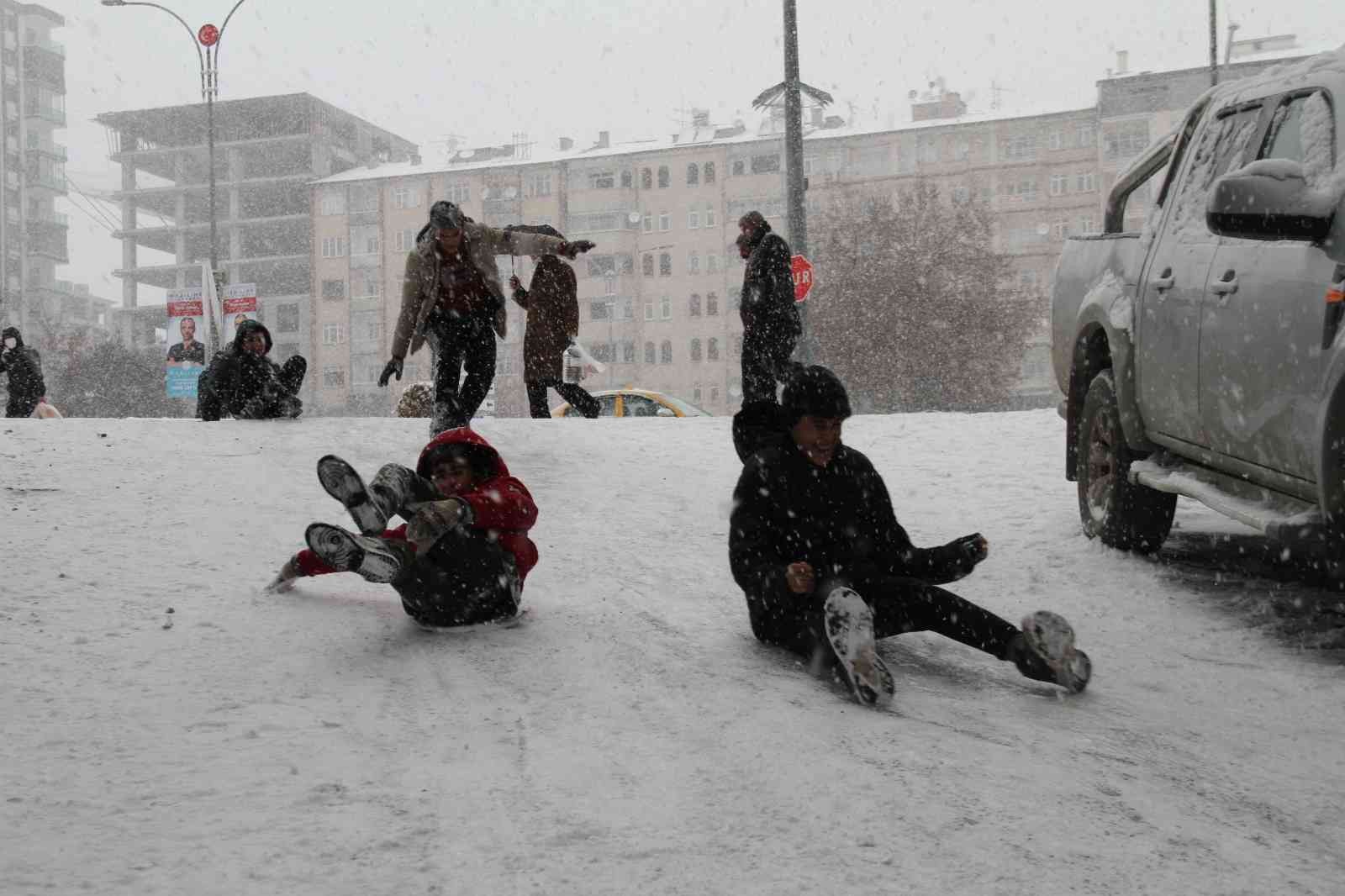 Elazığ’da karın keyfini çocuklar çıkardı #elazig