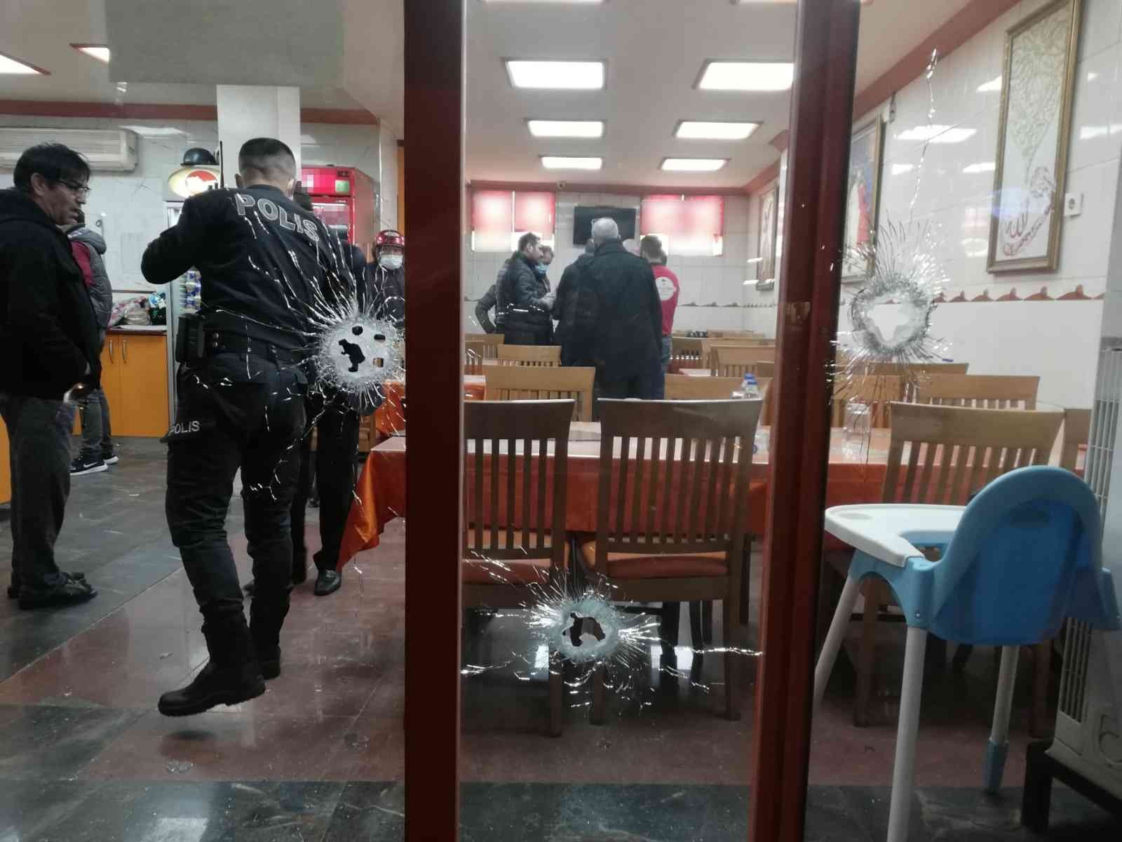 Bornova’da restorana silahlı saldırı: 2 yaralı #izmir