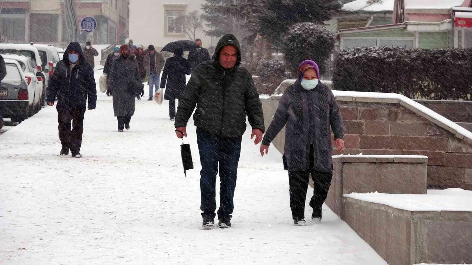 Yozgat’ta kar yağışı etkili oluyor #yozgat