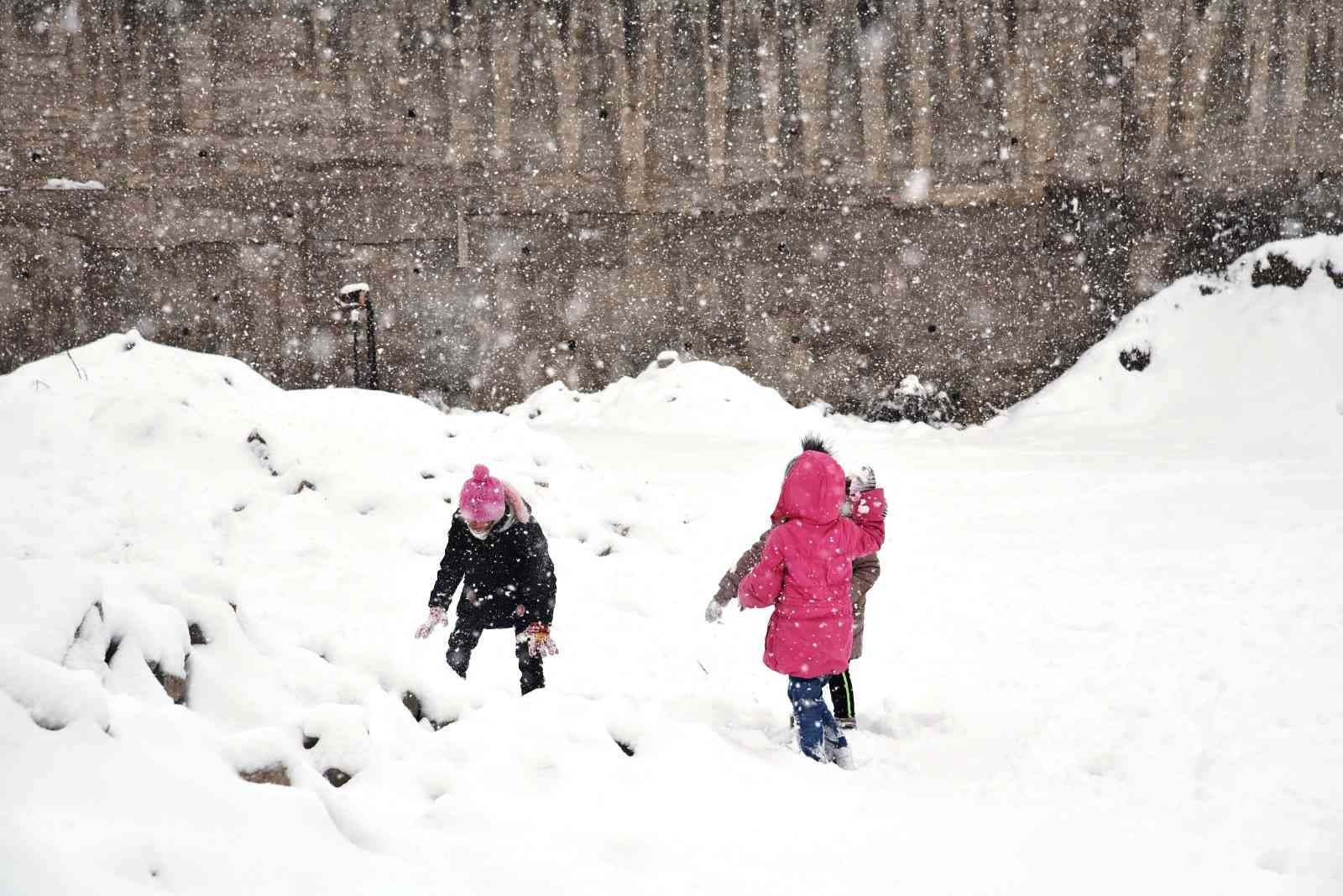 Dursunbey’de kar yağışı yerini tipiye bıraktı #balikesir