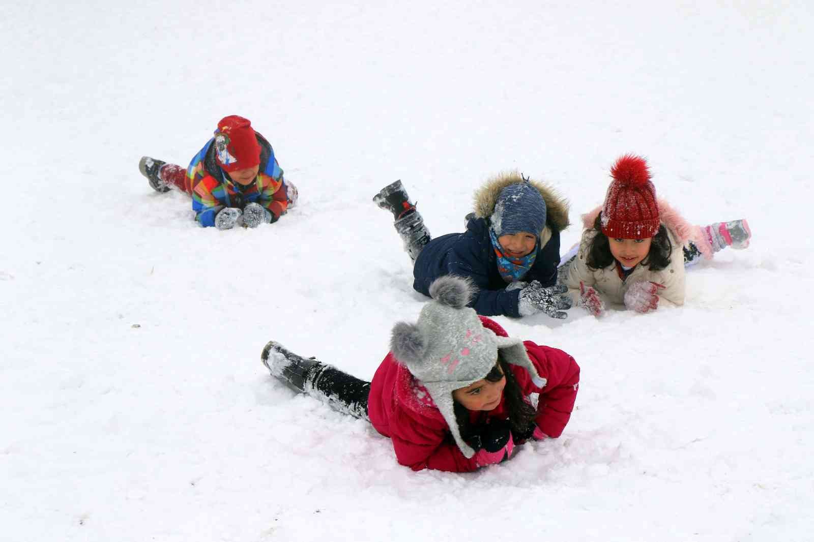 Bayburt’ta kar tatili 1 gün daha uzatıldı #bayburt