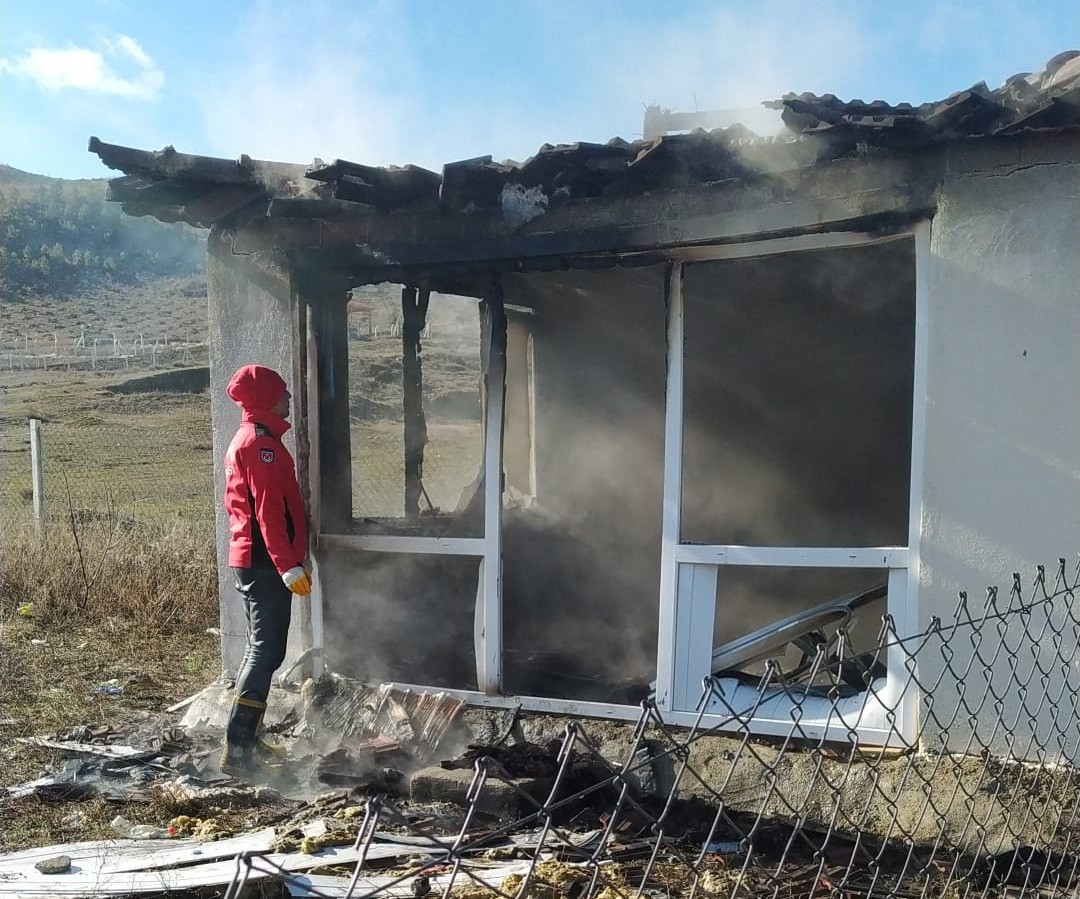 Bağ evi yangında kül oldu #corum
