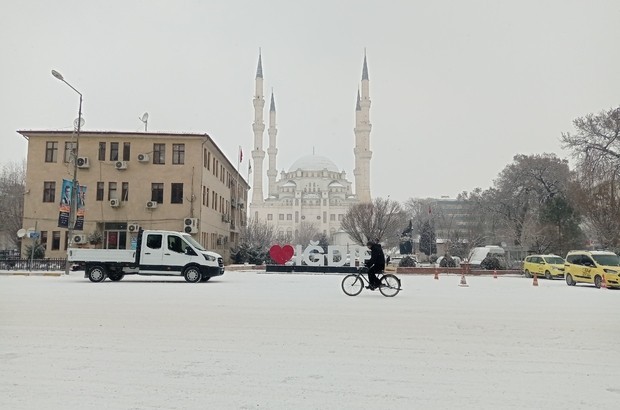 Iğdır’da okullara kar tatili