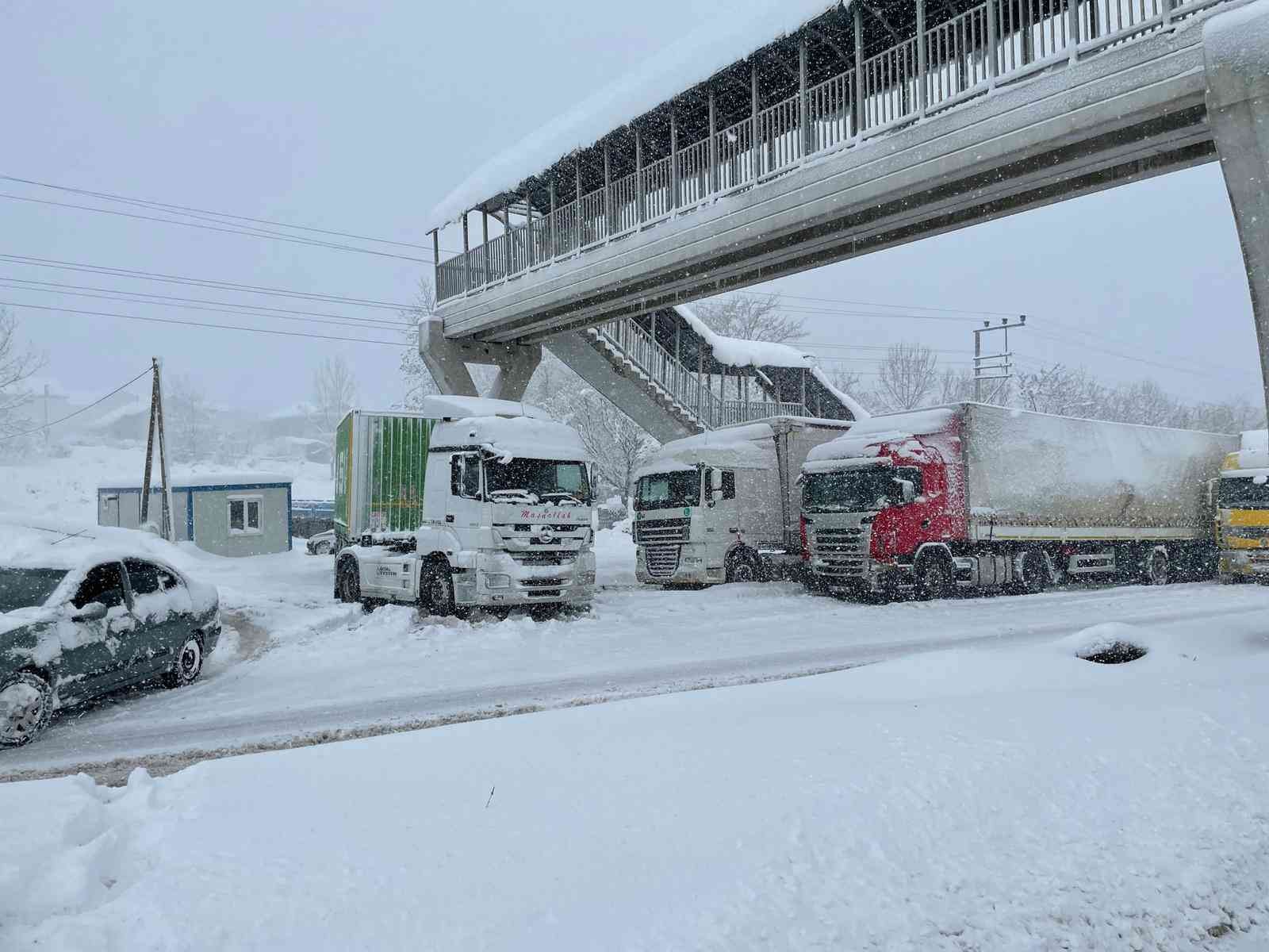 Bolu Dağına ağır tonajlı araçların geçişine izin verilmiyor