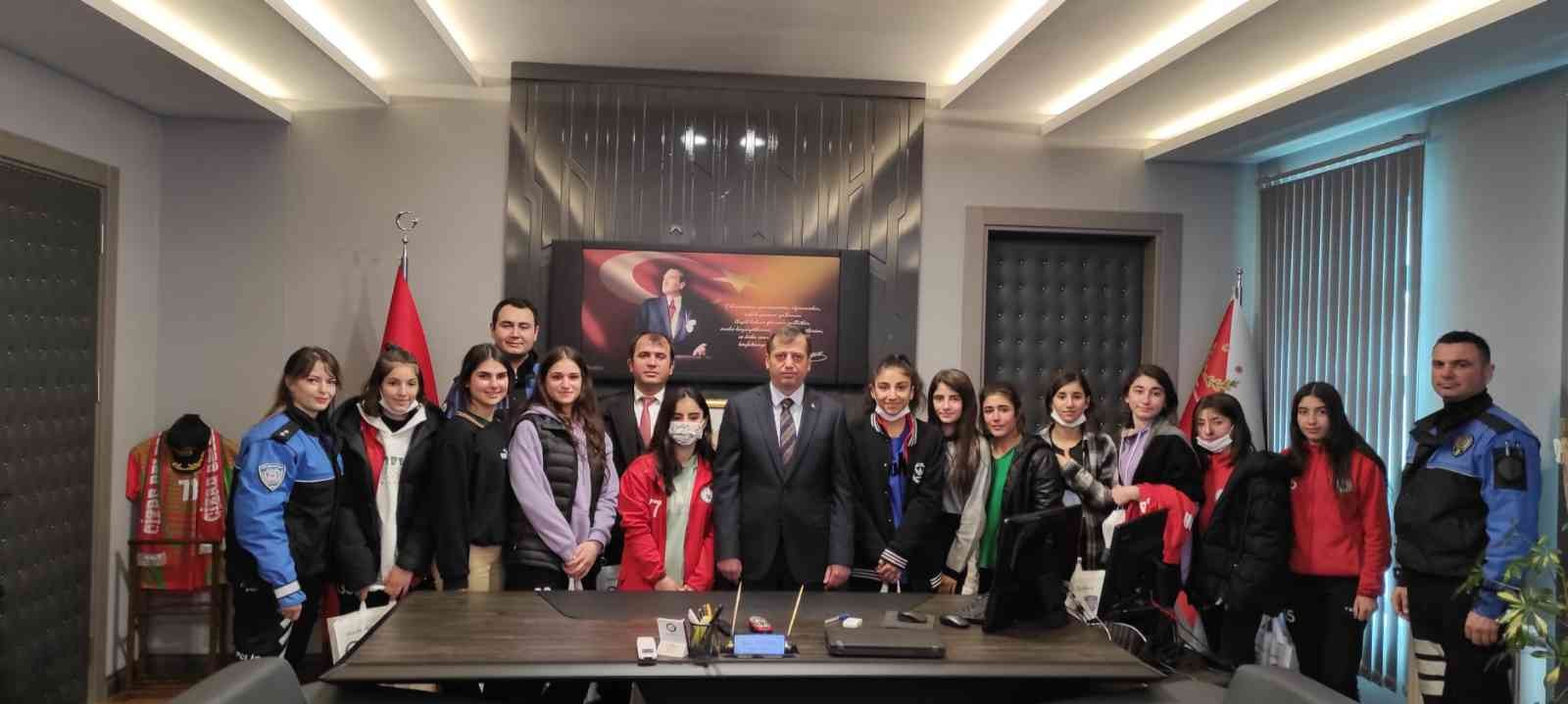 Cizre Spor Lisesi öğrencileri Emniyet Müdürü ile bir araya geldi #sirnak