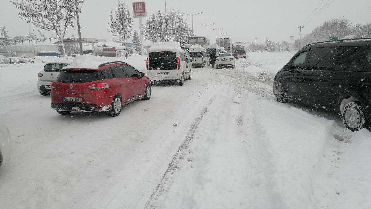 TEM Otoyolu Bolu-Ankara geçişi ulaşıma kapandı #bolu