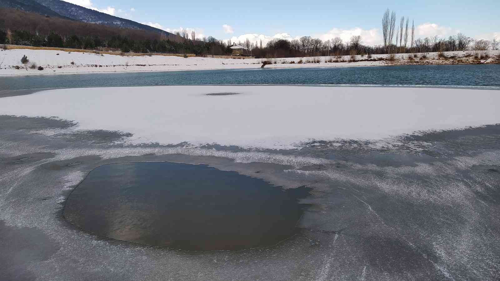 (ÖZEL) Kütahya’daki Demirciören Göleti buz tuttu #kutahya