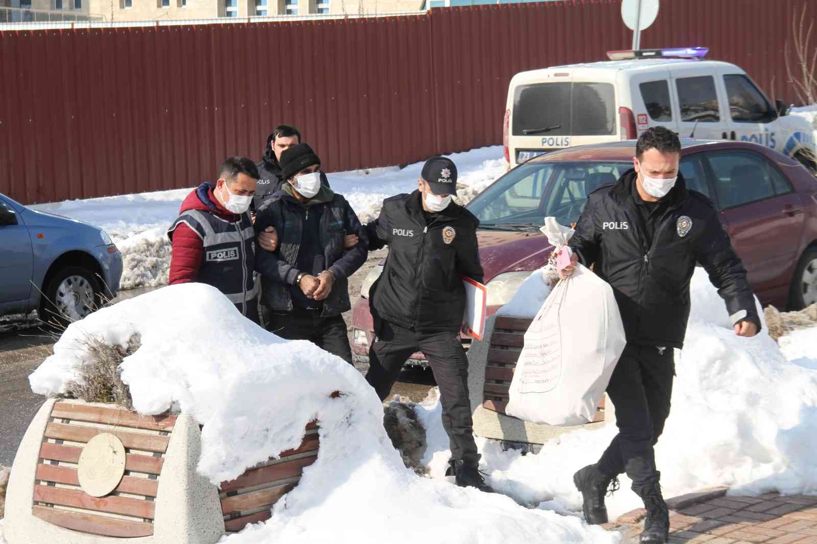 Binadan bakır kablo ve hurda çalan şüpheli suçüstü yakalandı #elazig