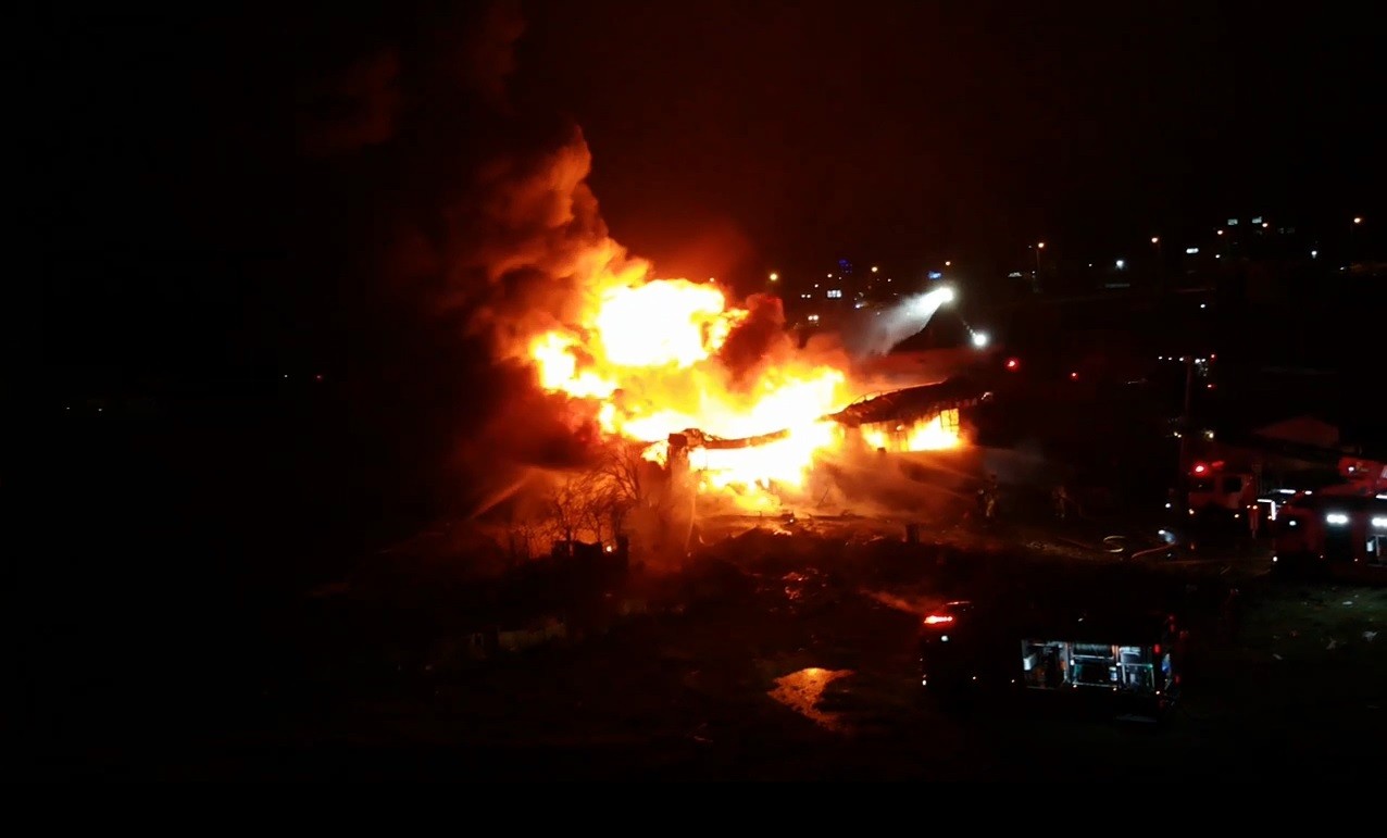 Arnavutköy’de korkutan fabrika yangını #istanbul