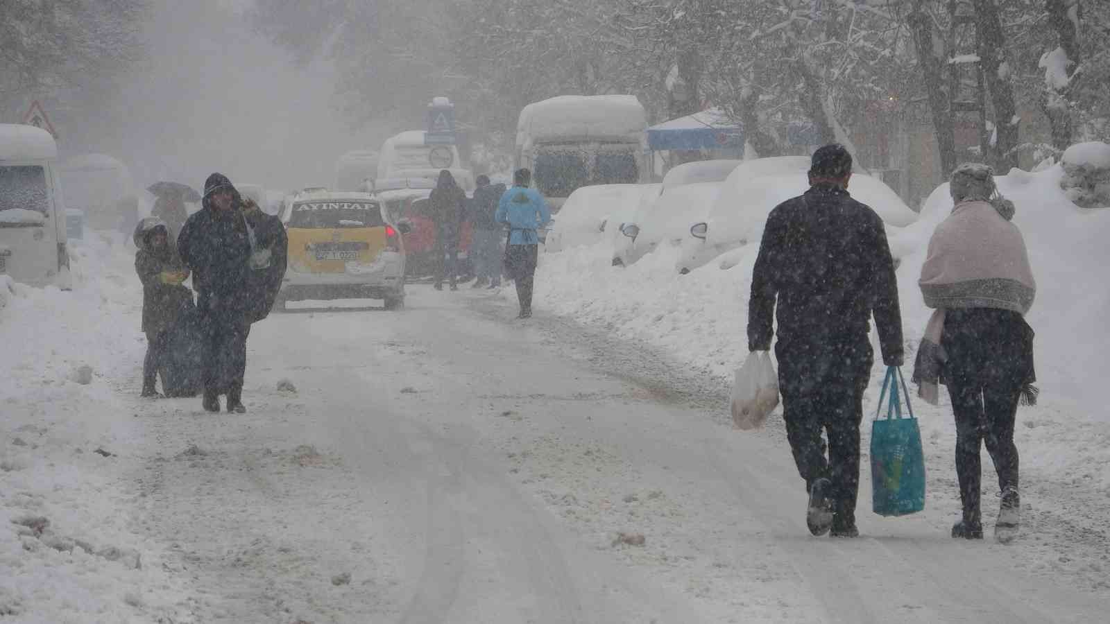 Gaziantep’te yoğun kar yağışı başladı #gaziantep