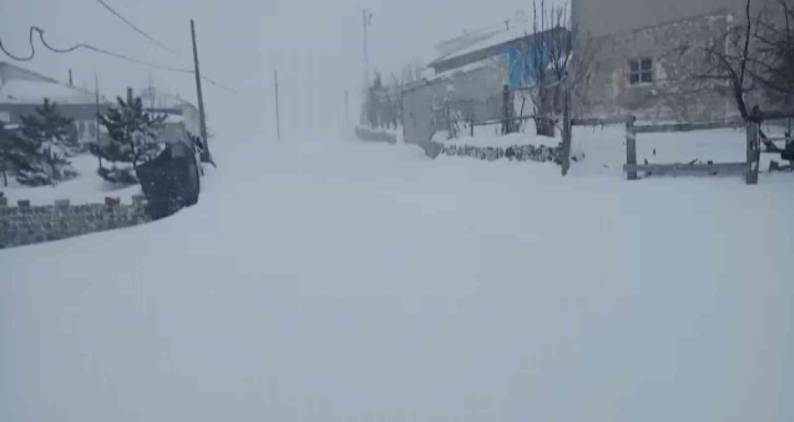 Develi ve Yahyalı’da yoğun kar ulaşımı aksattı #kayseri