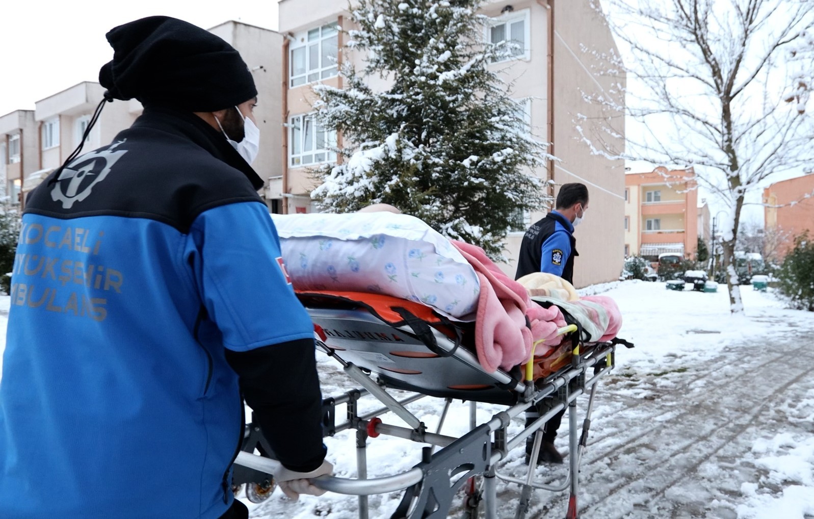 Hasta nakil ambulansları kar kış dinlemiyor #kocaeli