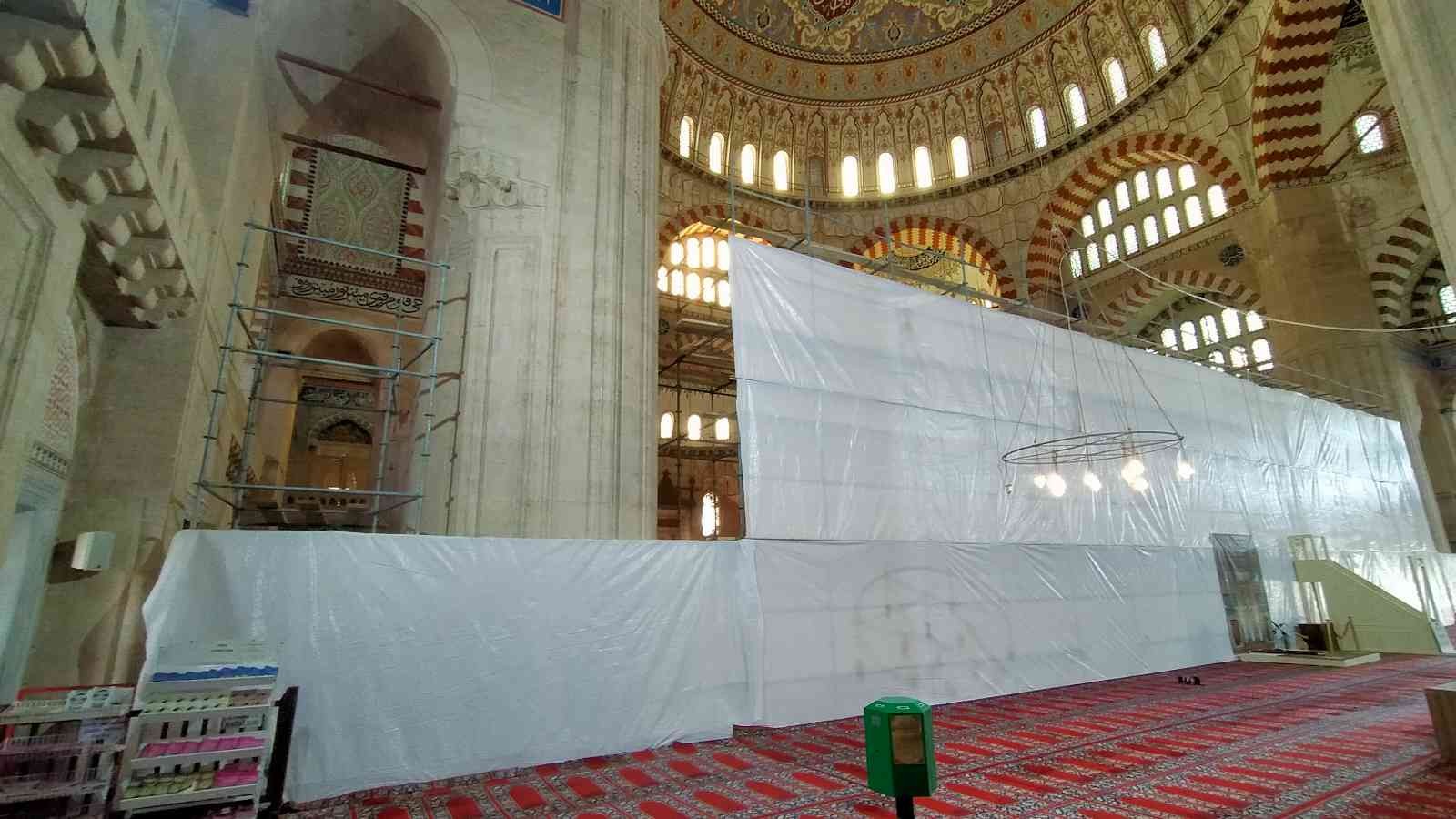 Selimiye Camii’nde geçici ibadet alanı oluşturuldu #edirne