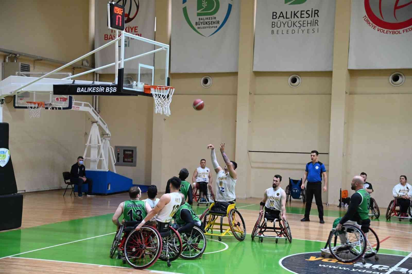 Tekerlekli sandalye basketbol takımı farklı kazandı #balikesir