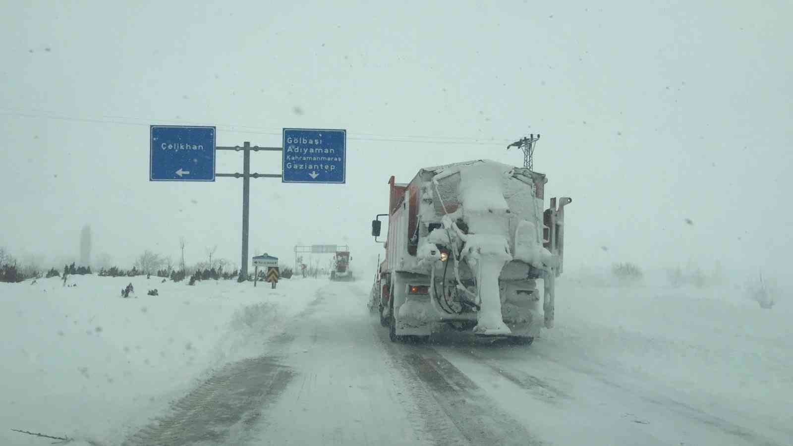Malatya’da kar nedeniyle 524 mahallenin yolu kapandı #malatya