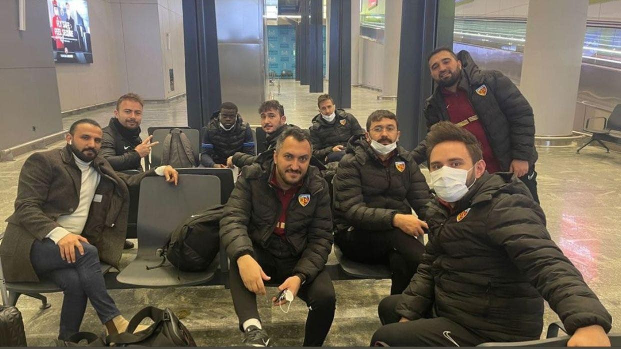 Kayserisporlu futbolcular ve kulüp personeli İstanbul’da mahsur kaldı #kayseri