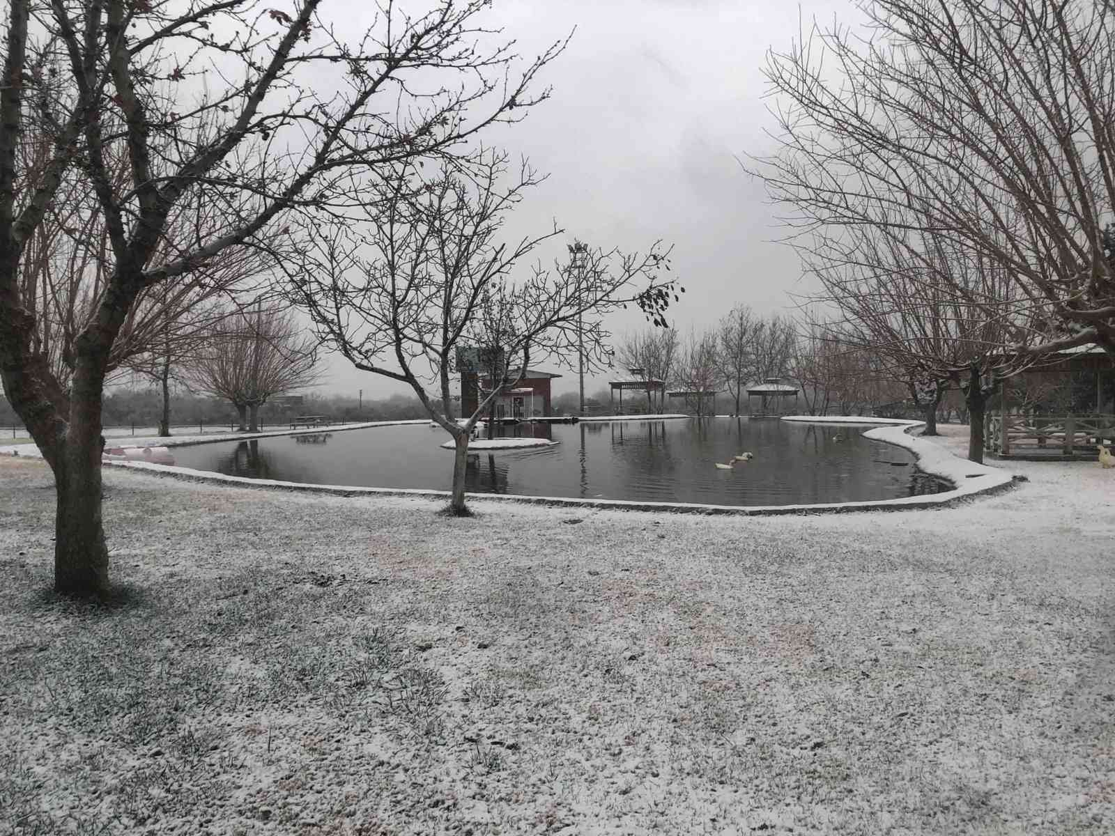 Buharkent’te kar yağışı masalsı görüntüler oluşturdu #aydin