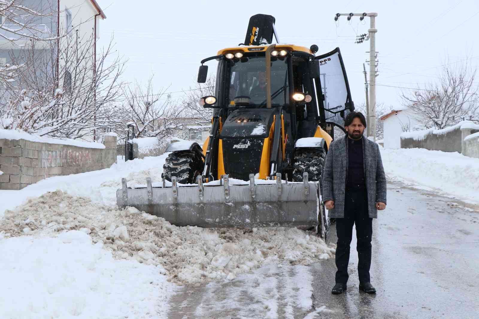 Aksaray’ın Ortaköy ilçesi son 20 yılın en fazla kar yağışını aldı