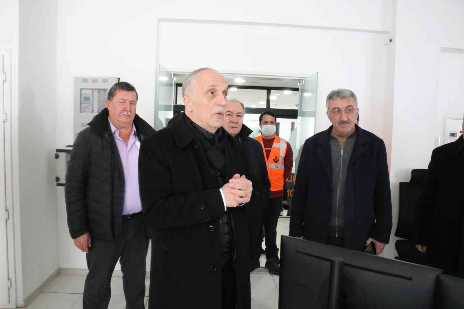 Türk-İş Genel Başkanı Ergün Atalay, kara yolları işçilerini ziyaret etti #bolu