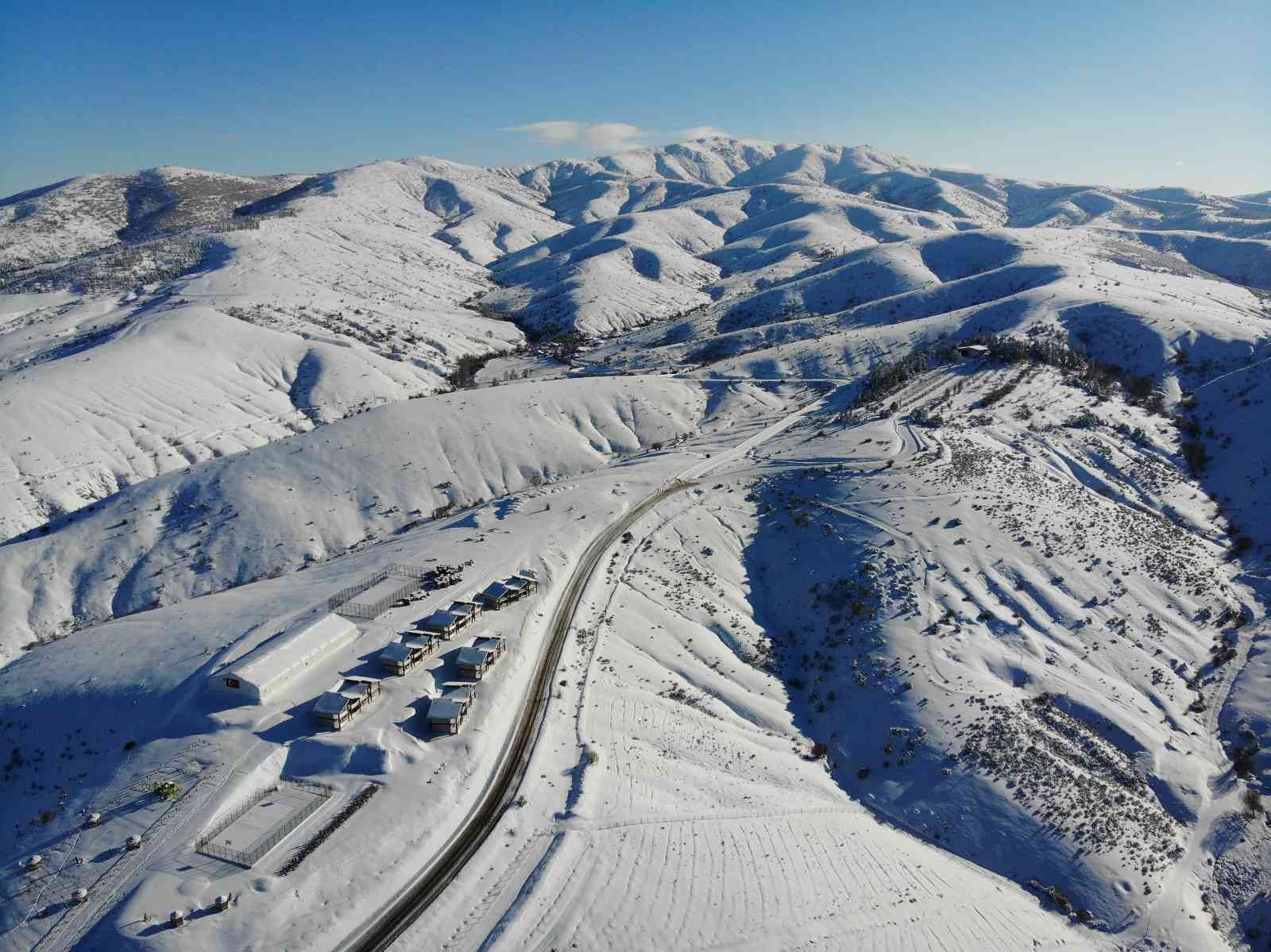 Bin 744 rakımlı Dinek Dağında mest eden kar manzaraları #kirikkale