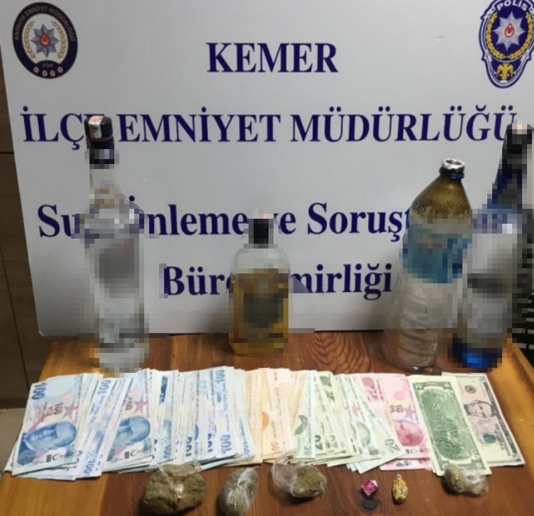 Hırsızlık ve uyuşturucu madde ticareti suçlarından 2 şüpheli yakalandı