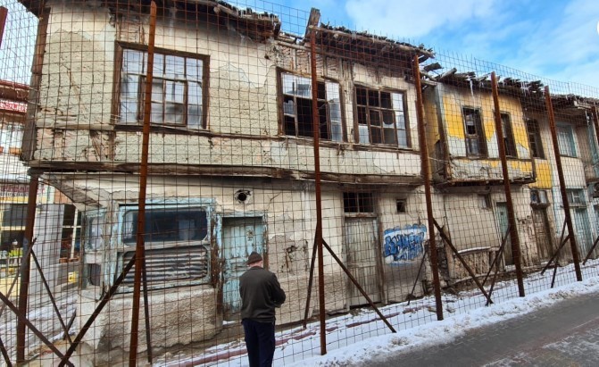 Emet Belediyesi’nden sit koruma alanına giren binalarda restorasyon çalışması #kutahya